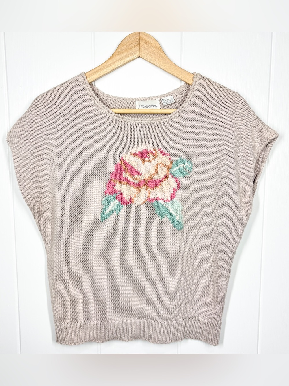 JH Collectibles Beige Short Sleeve Knit Sweater with Pink Rose Motif Size Large